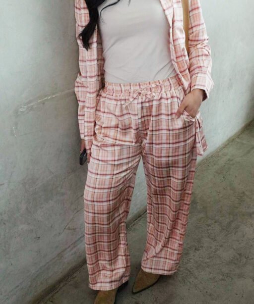 Alternative view of silk set