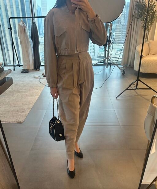 Alternative view of Taupe